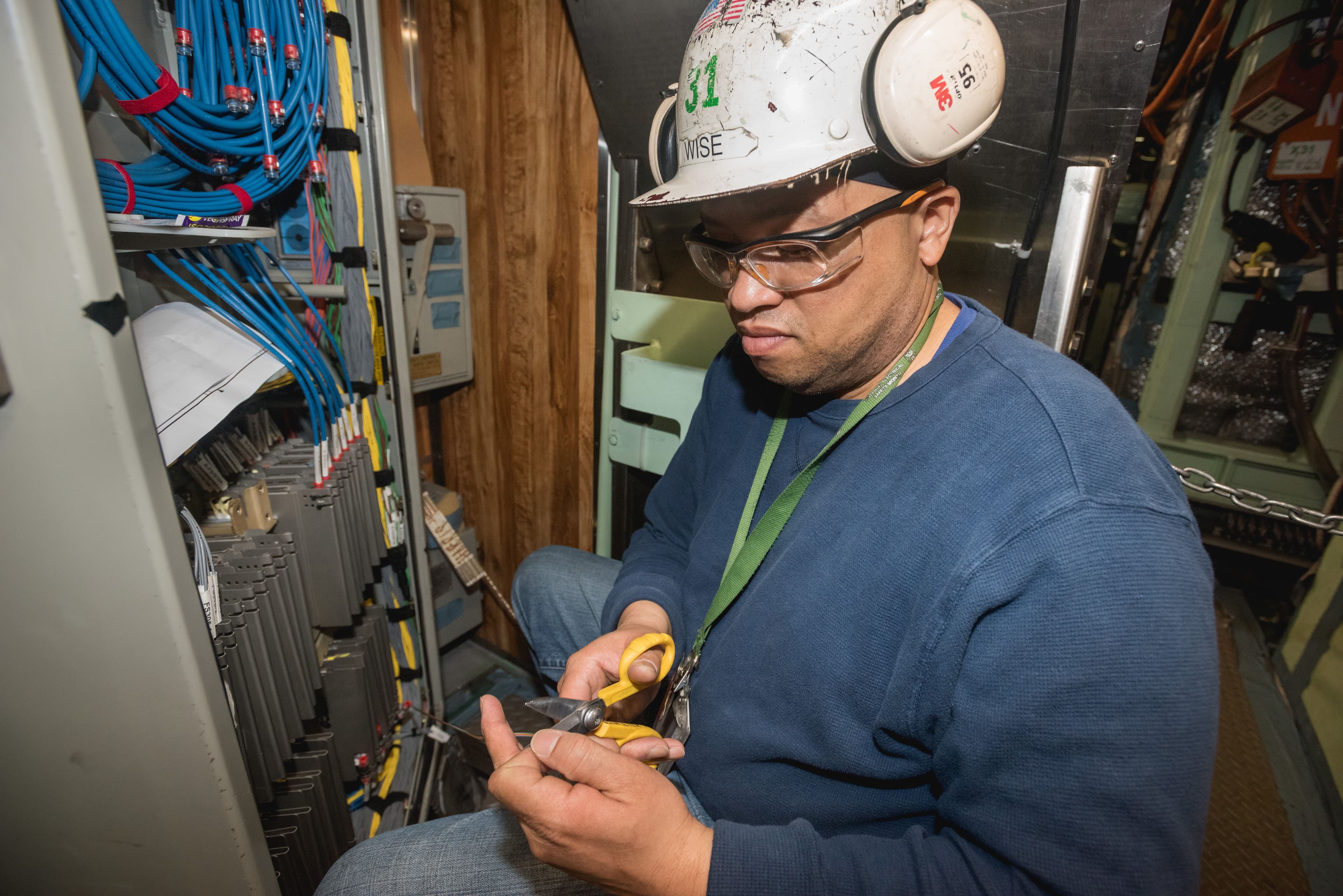 Deck Electrician